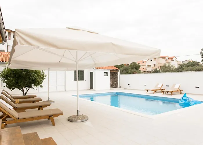 דירה - Luxury With Private Pool