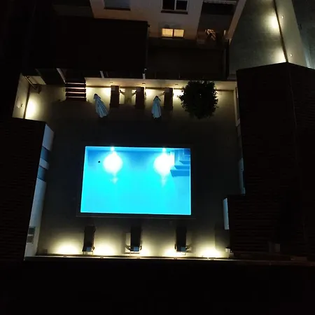 - Luxury With Private Pool Apartment *