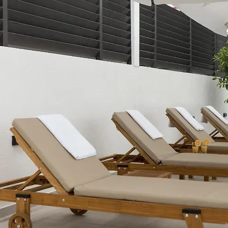 - Luxury With Private Pool Apartment *