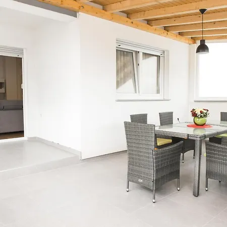 - Luxury With Private Pool Apartment *